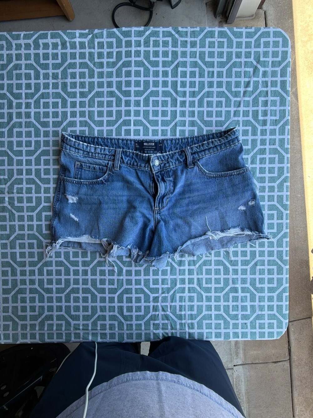 Hollister Low Rise Denim Shorts Size 14